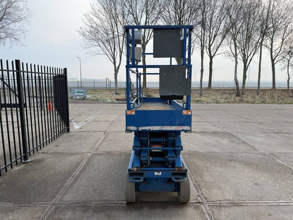 Skyjack SJIII-3226 Elektrische Scherenbühne 9,9 m 2015