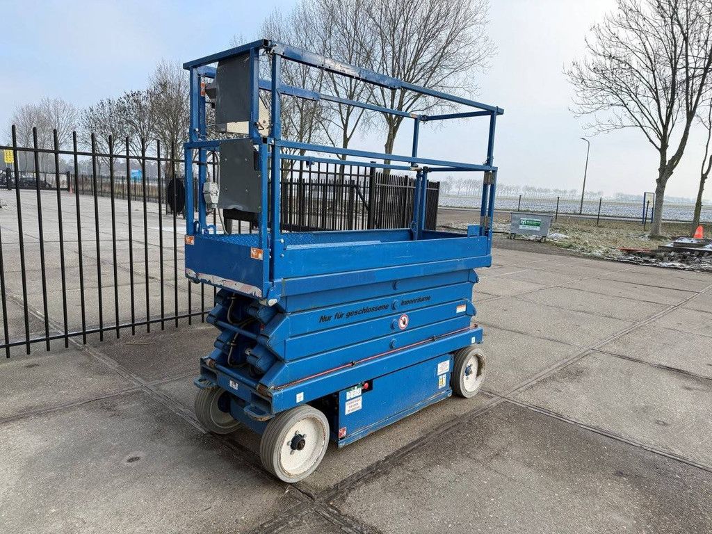 Skyjack SJIII-3226 Elektrische Scherenbühne 9,9 m 2015