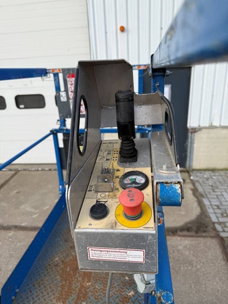 Skyjack SJIII-3226 Elektrische Scherenbühne 9,9 m 2015