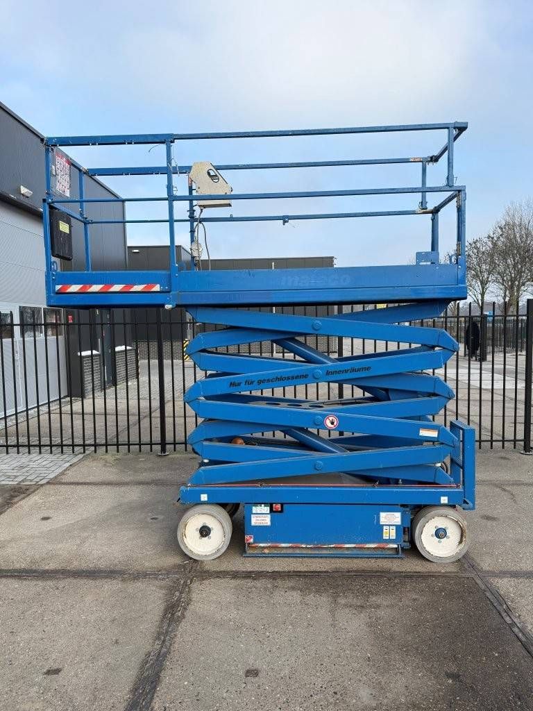 Skyjack SJIII-3226 Elektrische Scherenbühne 9,9 m 2015
