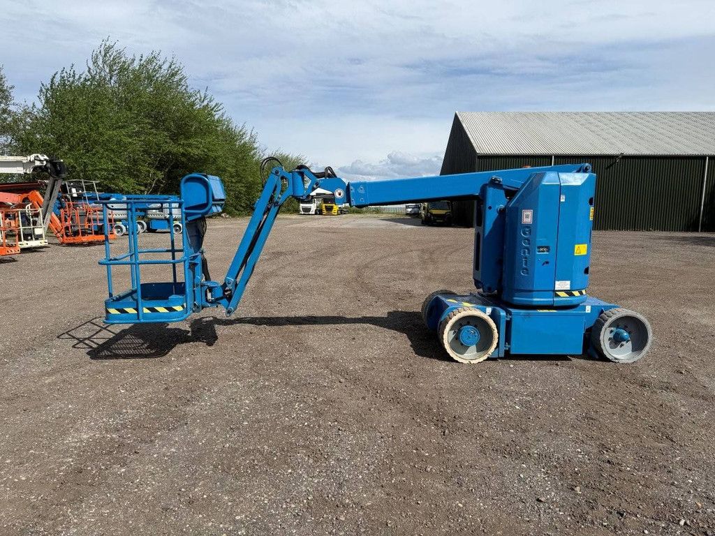 Genie Z-30/20N RJ Electric Mast Lift 10.9m 2013
