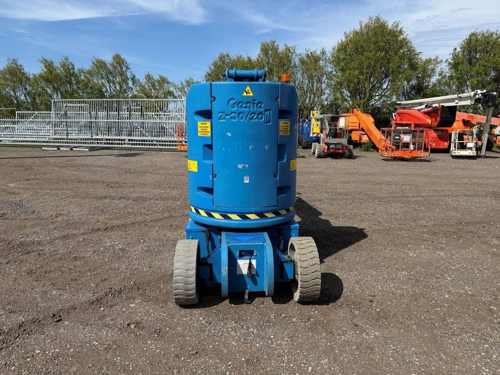Genie Z-30/20N RJ Electric Mast Lift 10.9m 2013