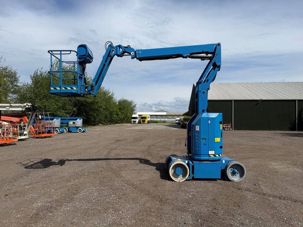 Genie Z-30/20N RJ Electric Mast Lift 10.9m 2013