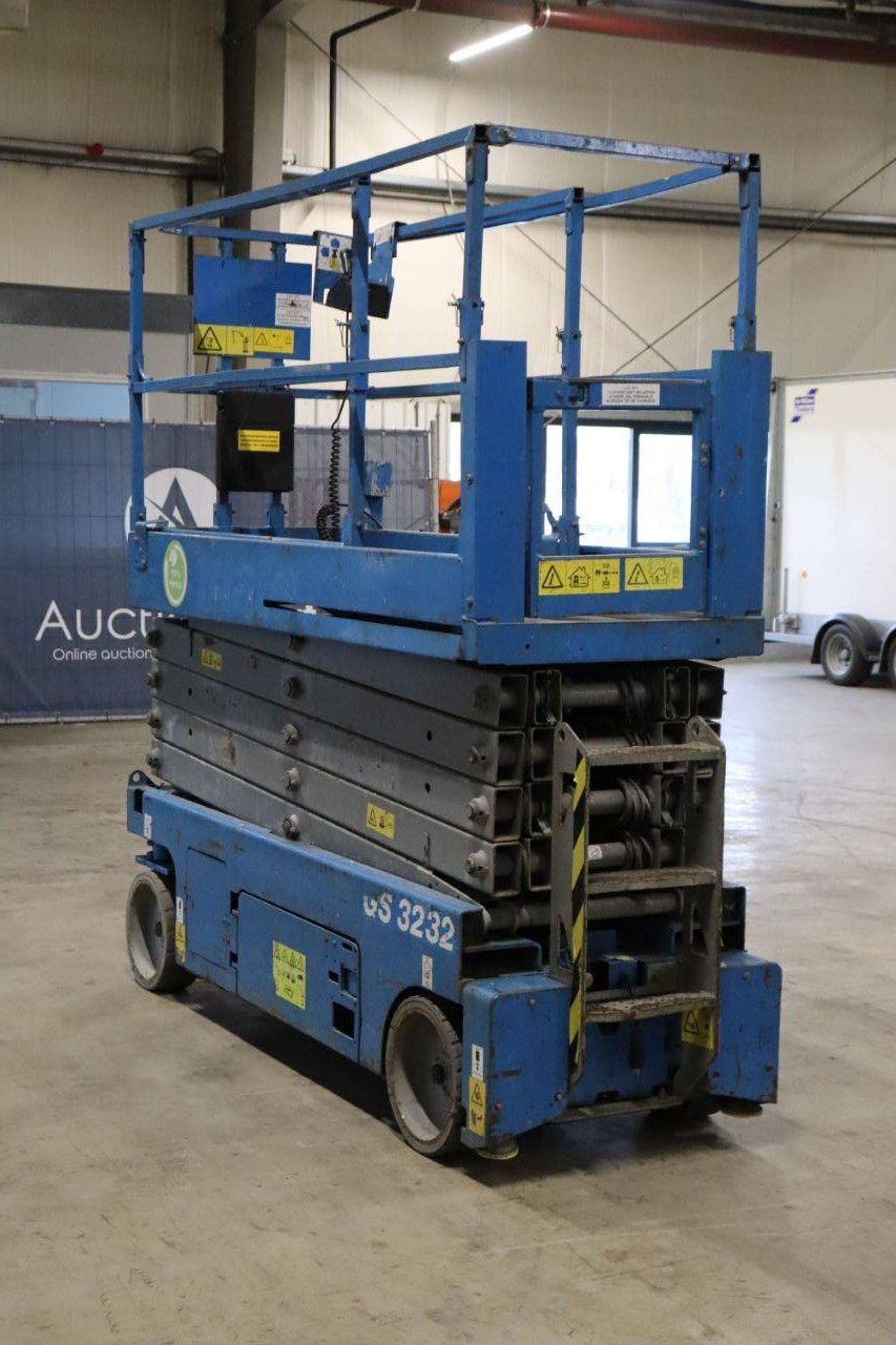 Scissor lift Genie GS-3232 Electric 11.75m 2014