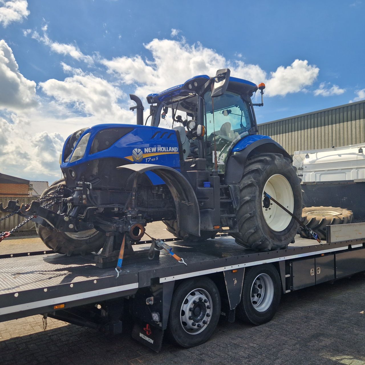 New Holland T7 165S