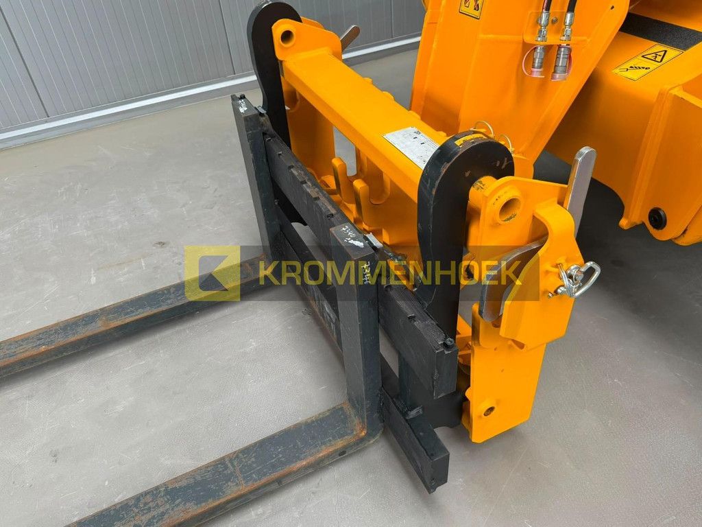 JCB 535-125 HiViz KH10093