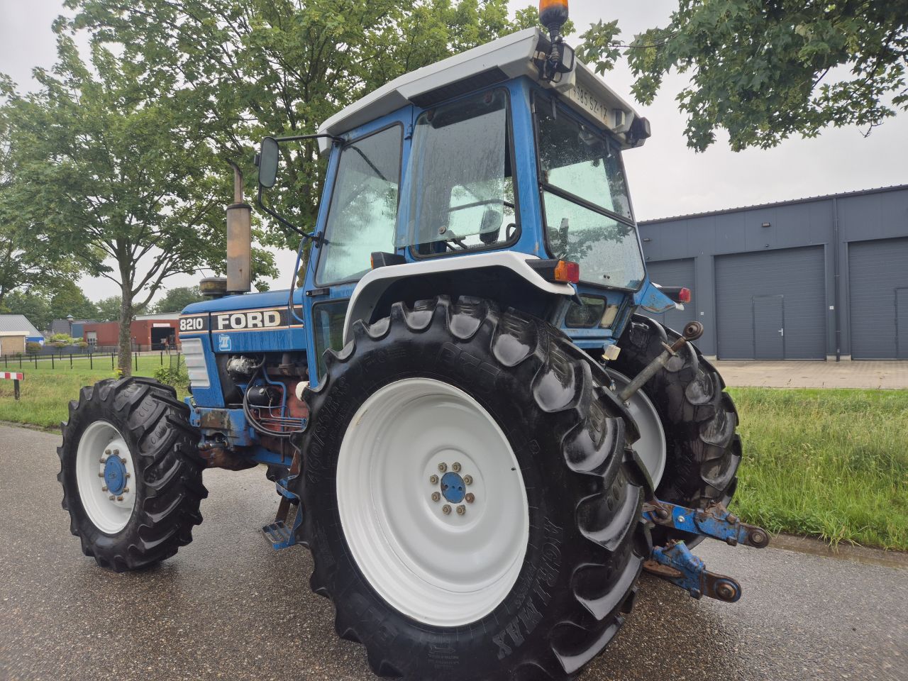 Ford 8210