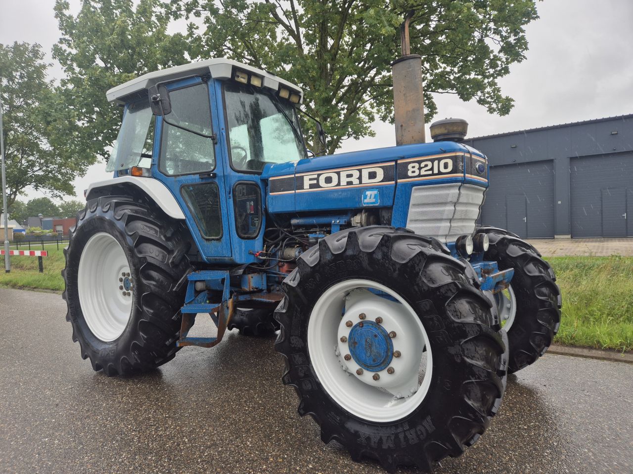Ford 8210
