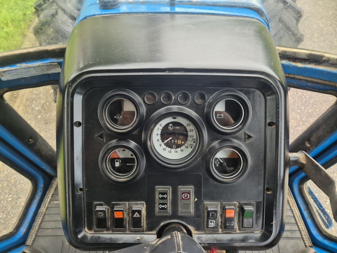 Ford 8210