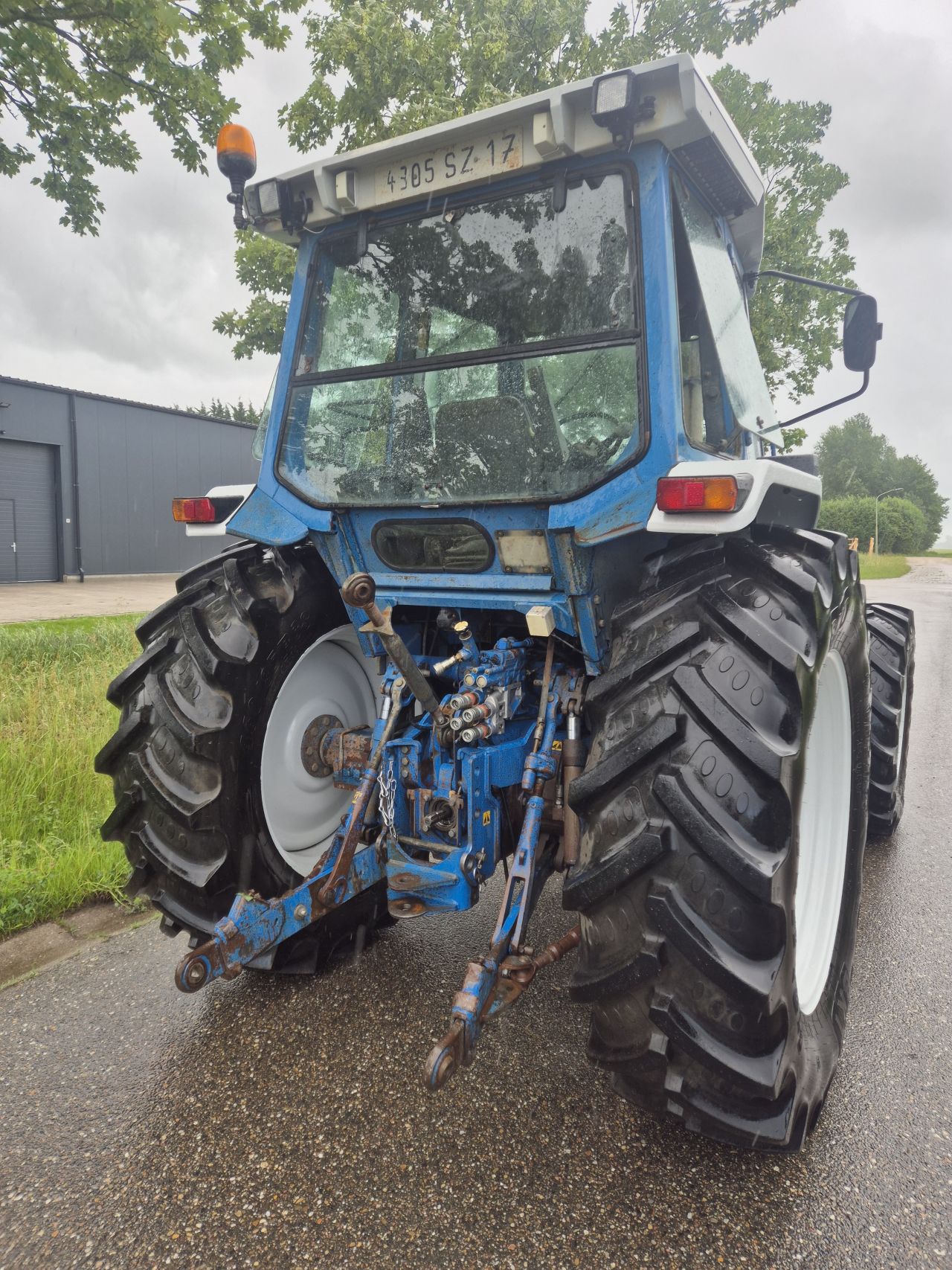 Ford 8210