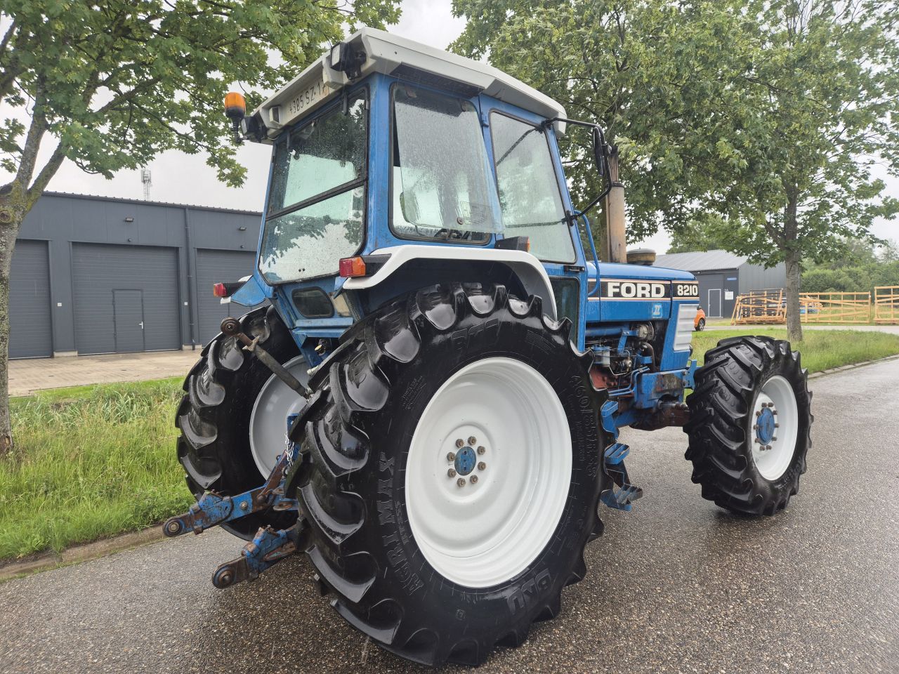 Ford 8210