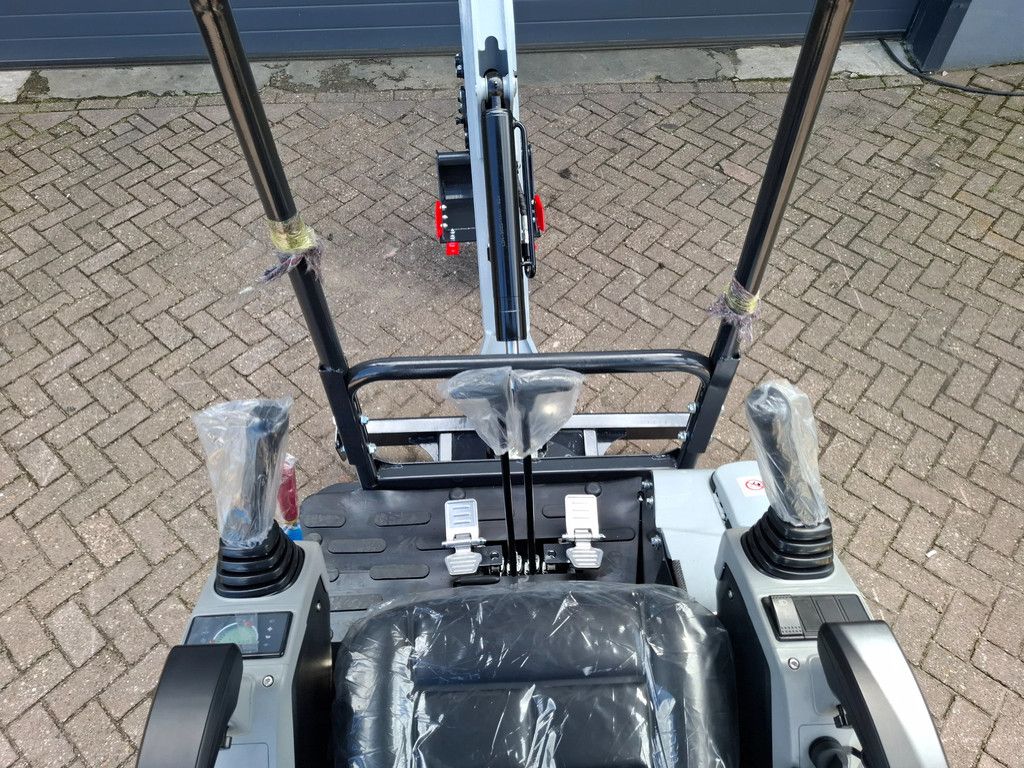 CMH F15ZSK 1.5 tons Minigraver motor kubota / koop