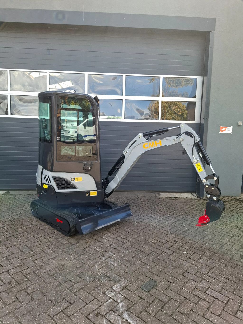 CMH F15ZSKC1.5 tons Minigraver motor kubota D722