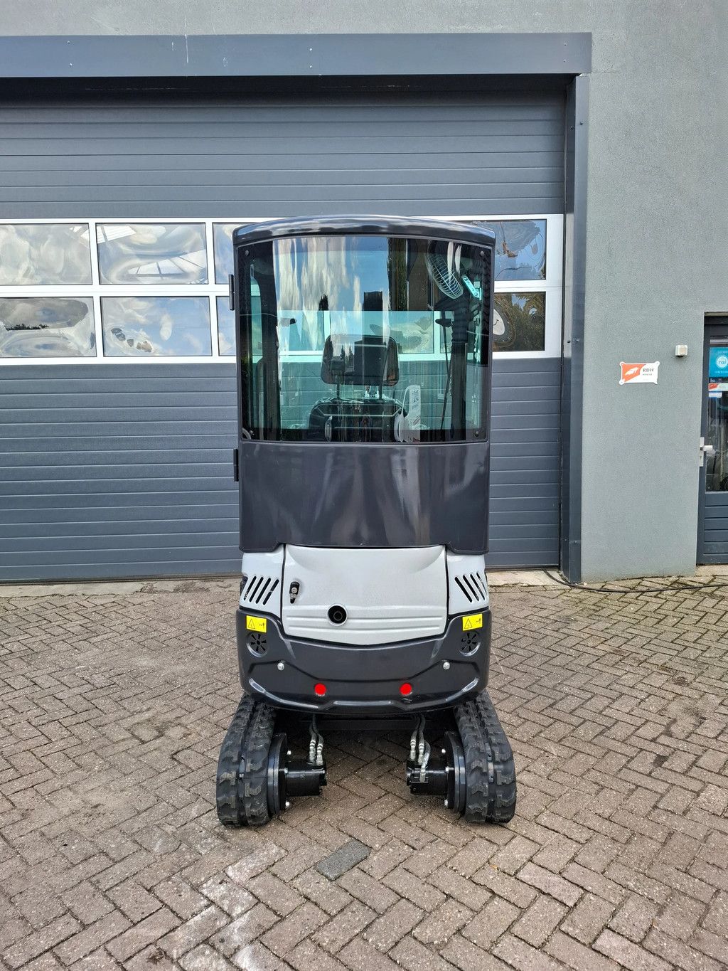 CMH F15ZSKC1.5 tons Minigraver motor kubota D722