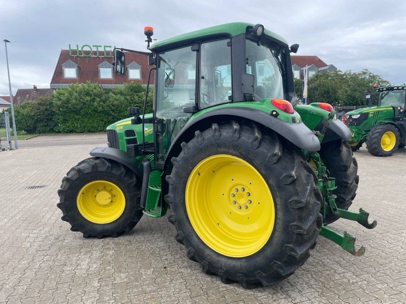 John Deere 6230