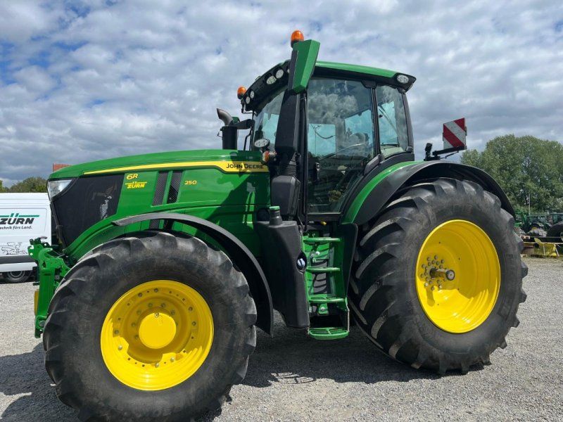 John Deere 6R250