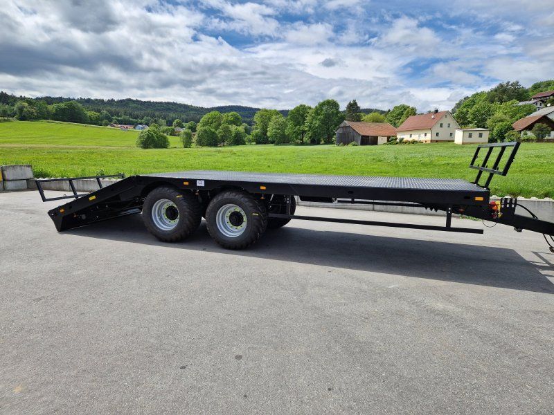 Dinapolis 8,0m Ballenwagen Hydraulisch absenkbare Rampen Druckluft LED