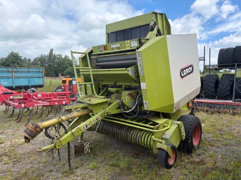 Claas Presse à balles rondes VARIANT180 .