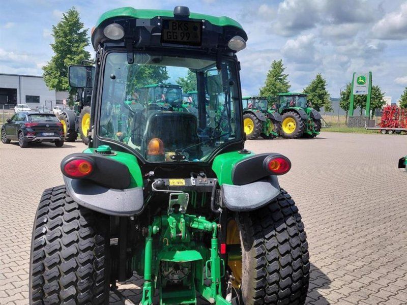 John Deere 4052R