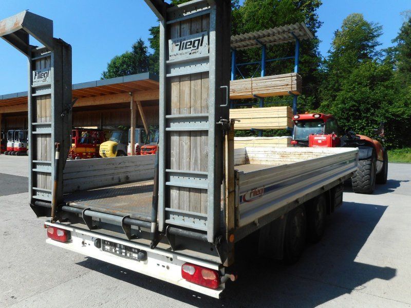 Fliegl TPS100 mit Wände u. geteilten Rampen