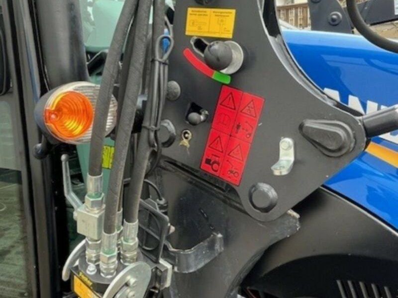 New Holland TD 585