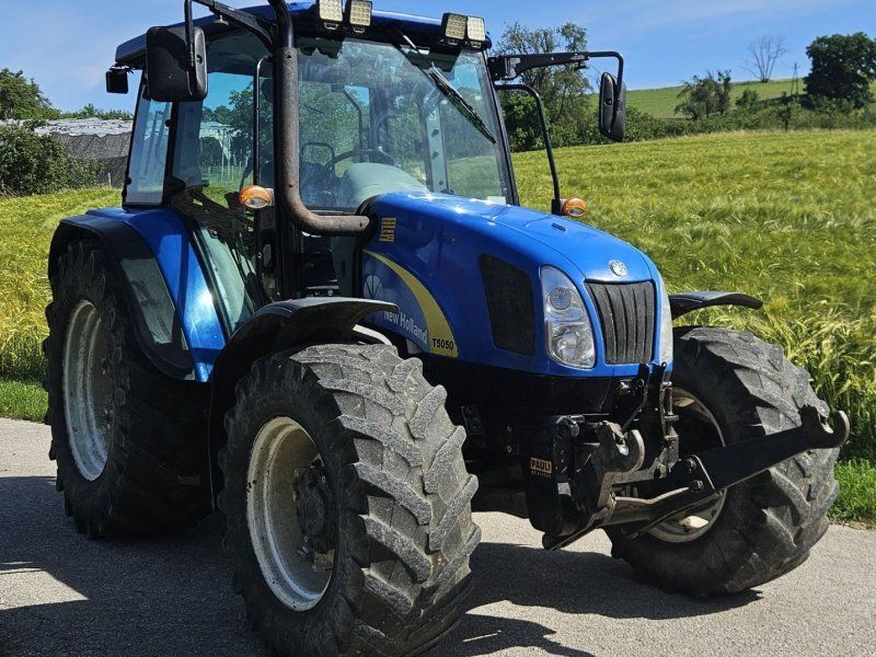 New Holland T5050