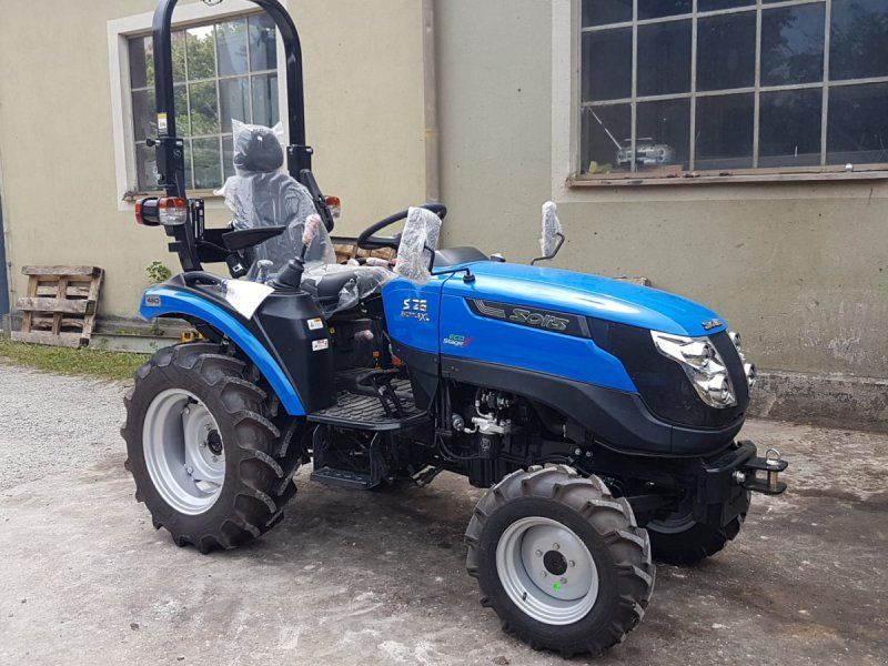 Solis 26 9+9 Shuttle XL + Allrad + Radial-Bereifung LAGERAKTION Baujah