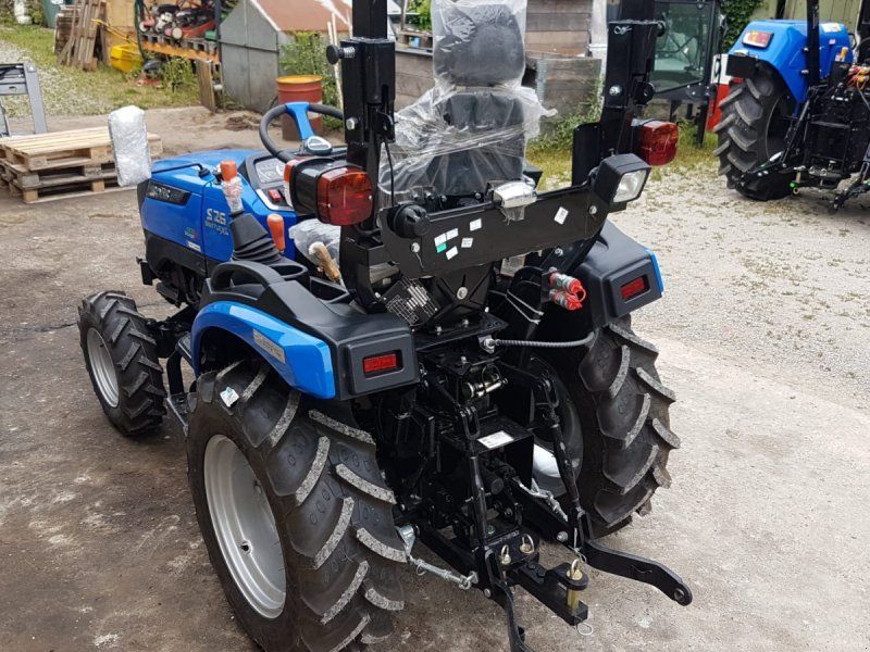 Solis 26 9+9 Shuttle XL + Allrad + Radial-Bereifung LAGERAKTION Baujah