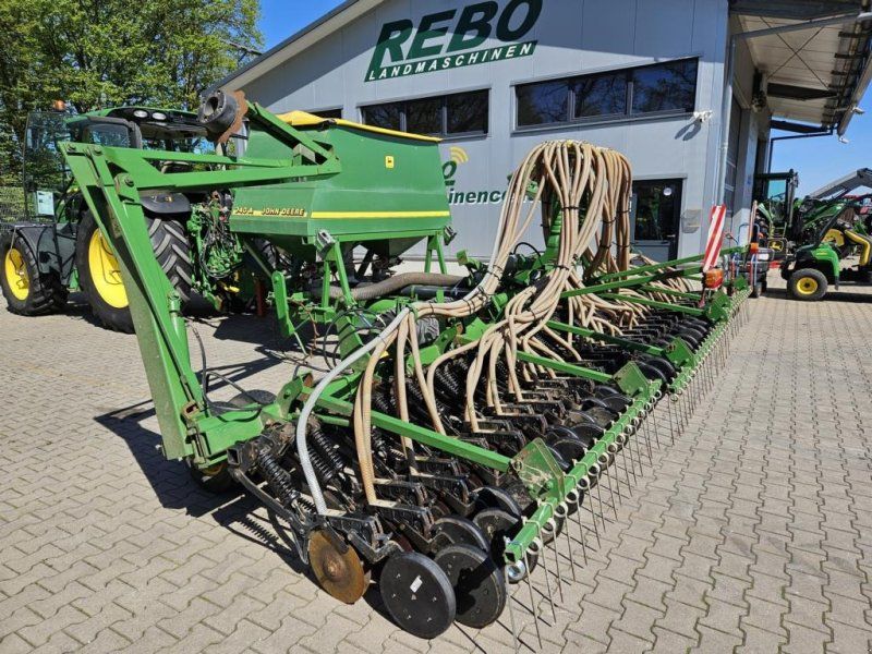 John Deere 740A