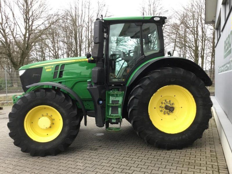 John Deere 6250R
