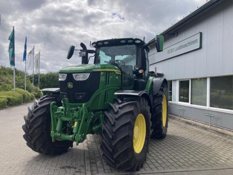 John Deere 6R230