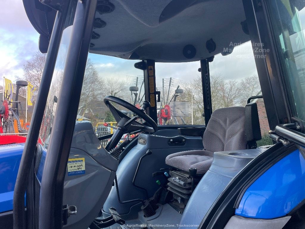 New Holland TD95D