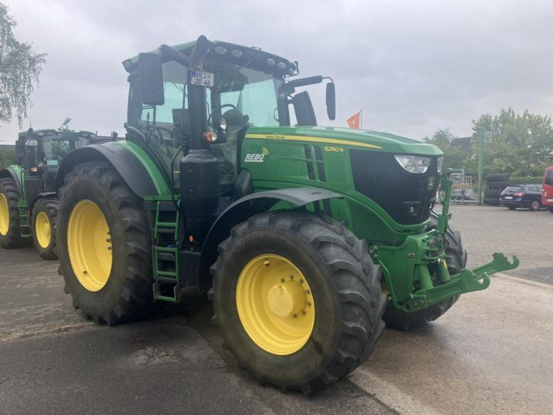John Deere 6250R
