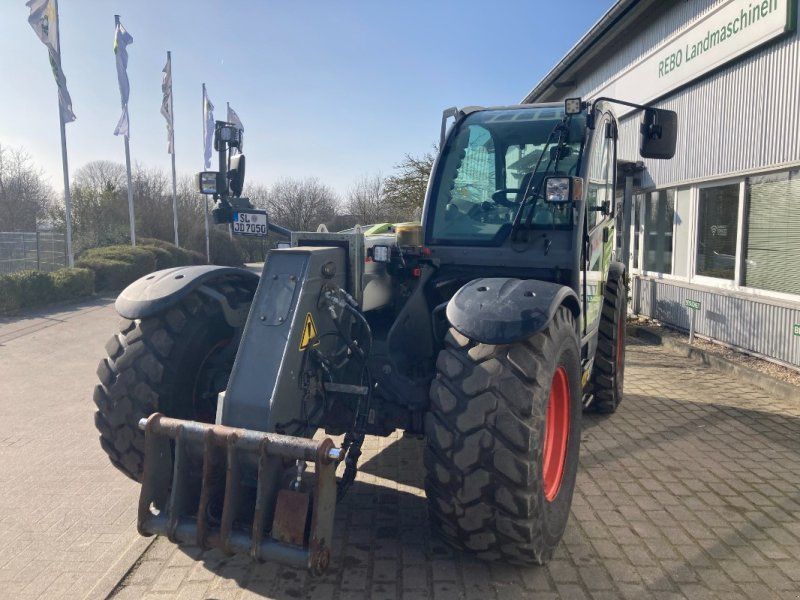 Claas SCORPION 7050