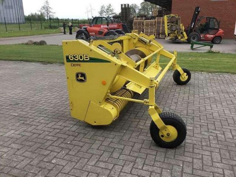 John Deere 630 B