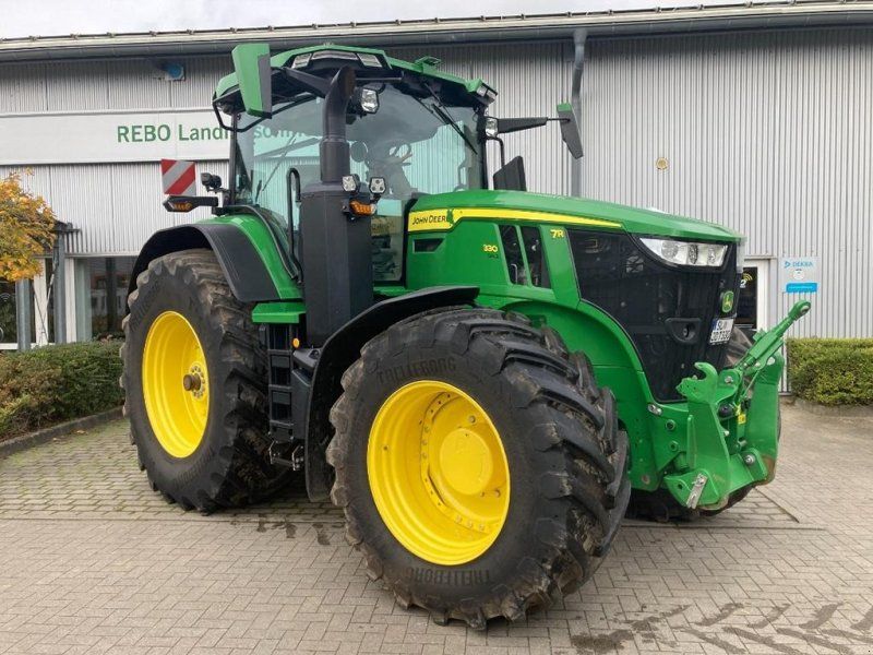John Deere 7R330