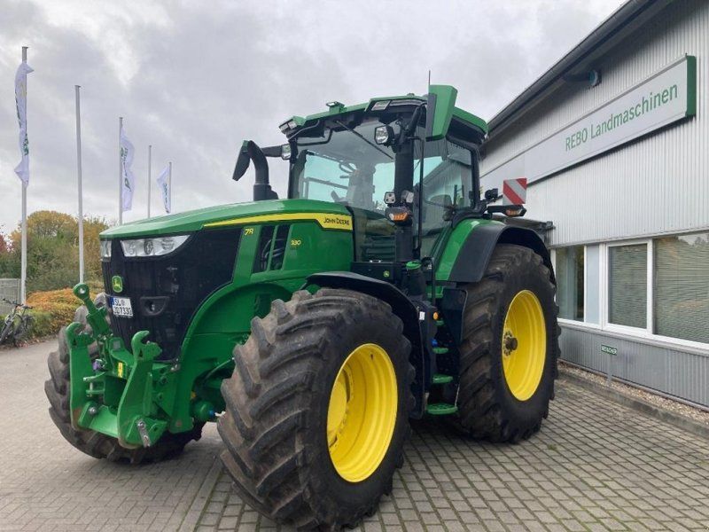 John Deere 7R330
