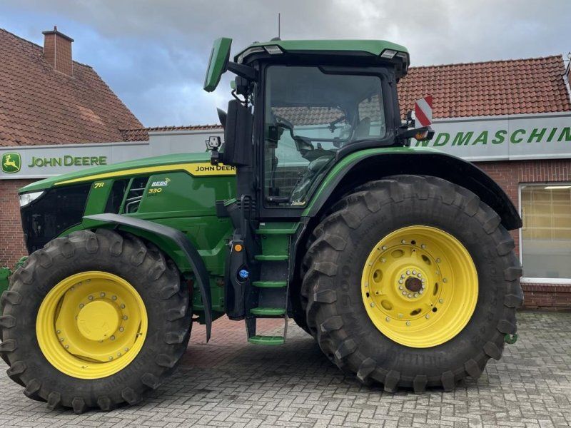 John Deere 7R330