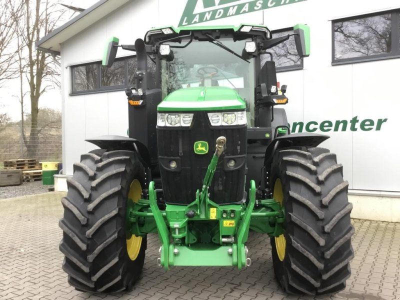 John Deere 7R330