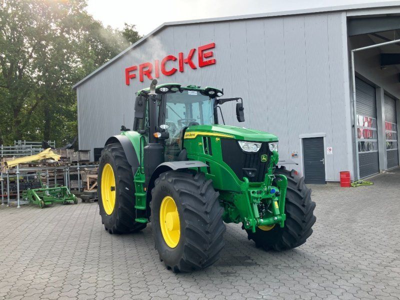John Deere 6M220