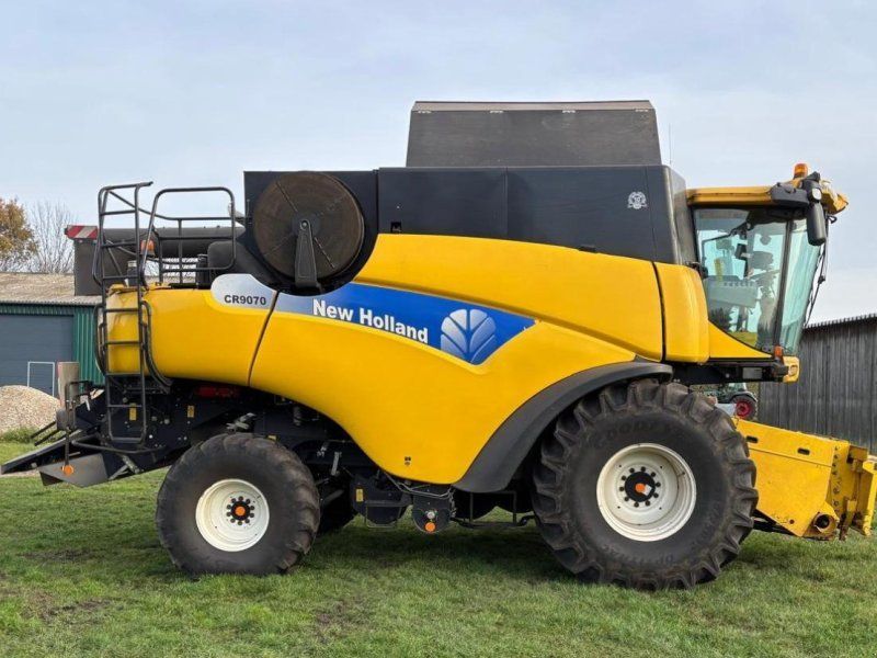 New Holland CR 9070