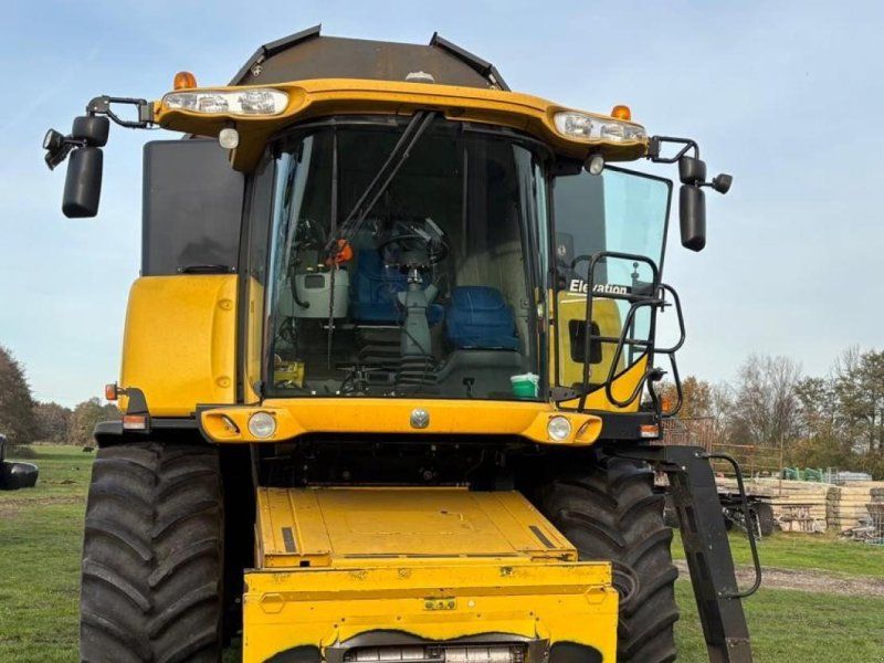 New Holland CR 9070