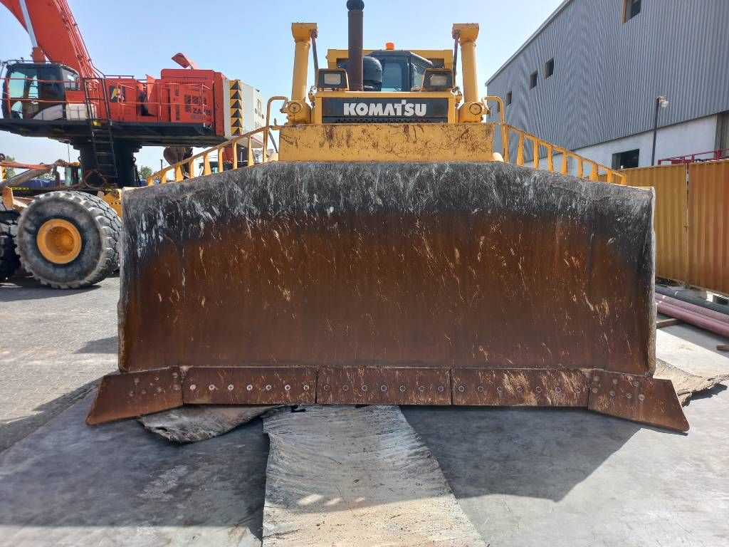 Komatsu D275A-5R (Abu Dhabi)