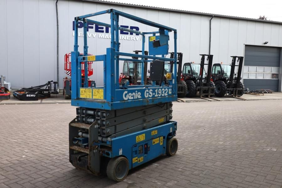 Genie GS1932 Electric, Working Height 7.8 m, 227kg Capac