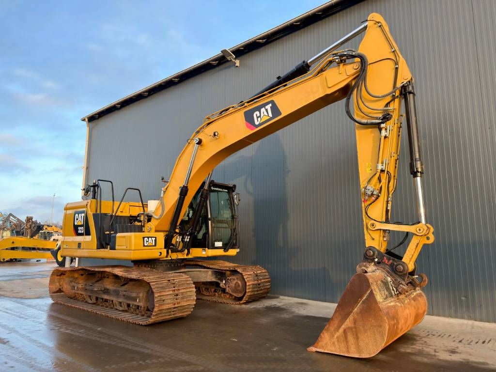 CAT 323 07B