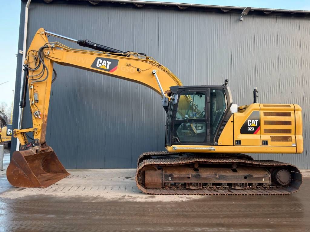 CAT 323 07B