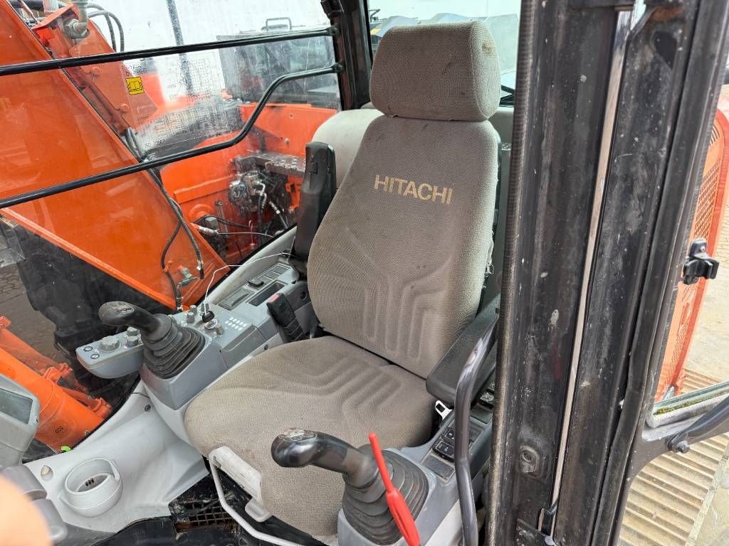 Hitachi ZX135US-6 - Quick Coupler / Automatic Greasing