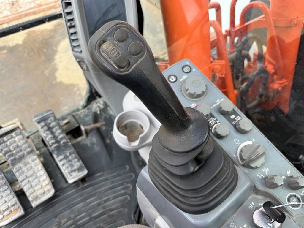 Hitachi ZX135US-6 - Quick Coupler / Automatic Greasing