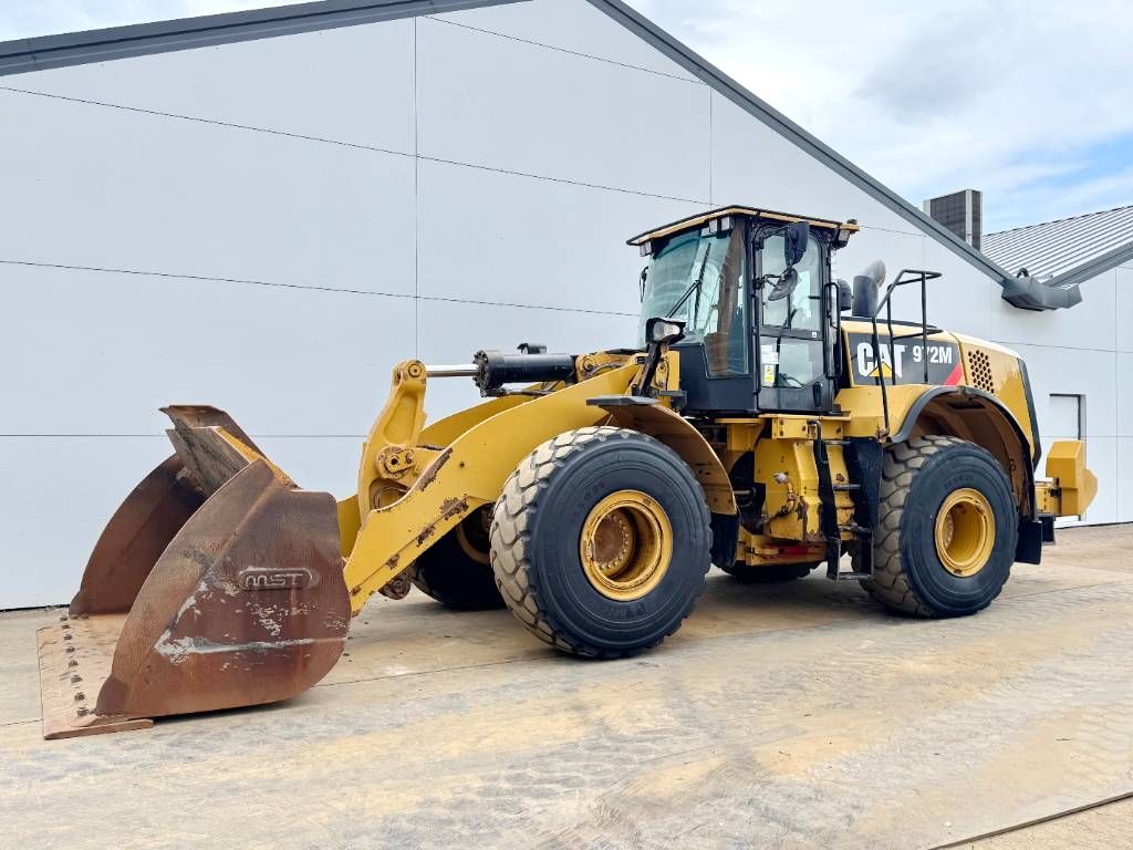 CAT 972M - Weight System / Backup Camera