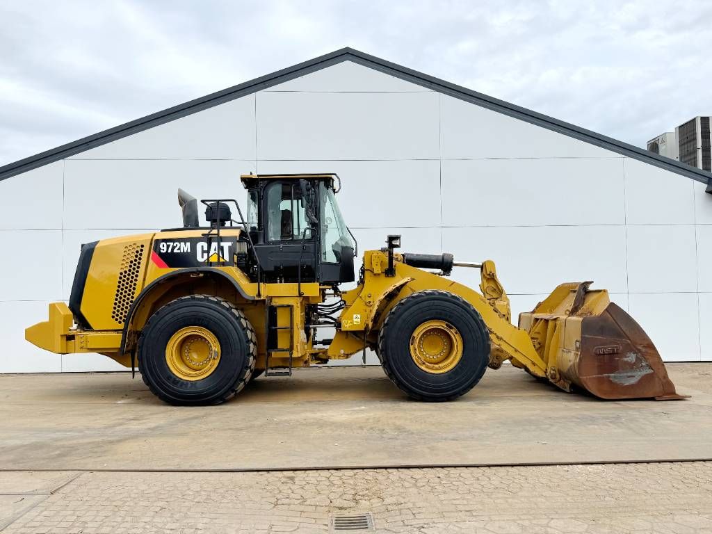CAT 972M - Weight System / Backup Camera